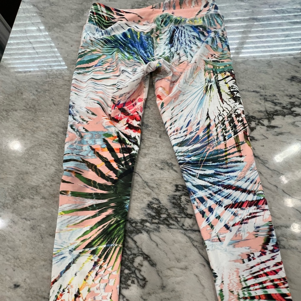 5 for $20 SALE Fabletics sz small Capri length leggings, new without tags, palm